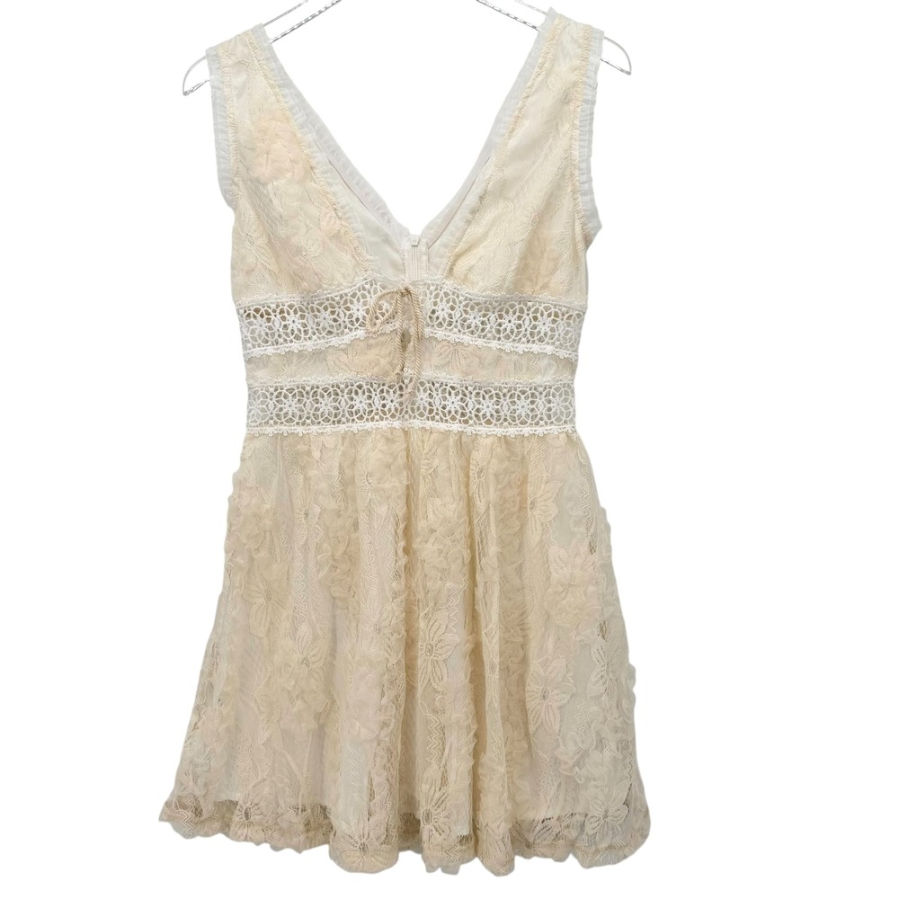 Fairy Mini Dress Size 4 Floral Applique Lace Crochet Ethereal Ruffle Boho Cream